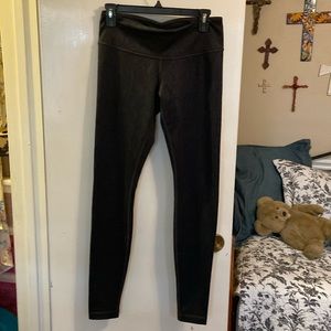 Lululemon animal print leggings size 8 ankle length like new